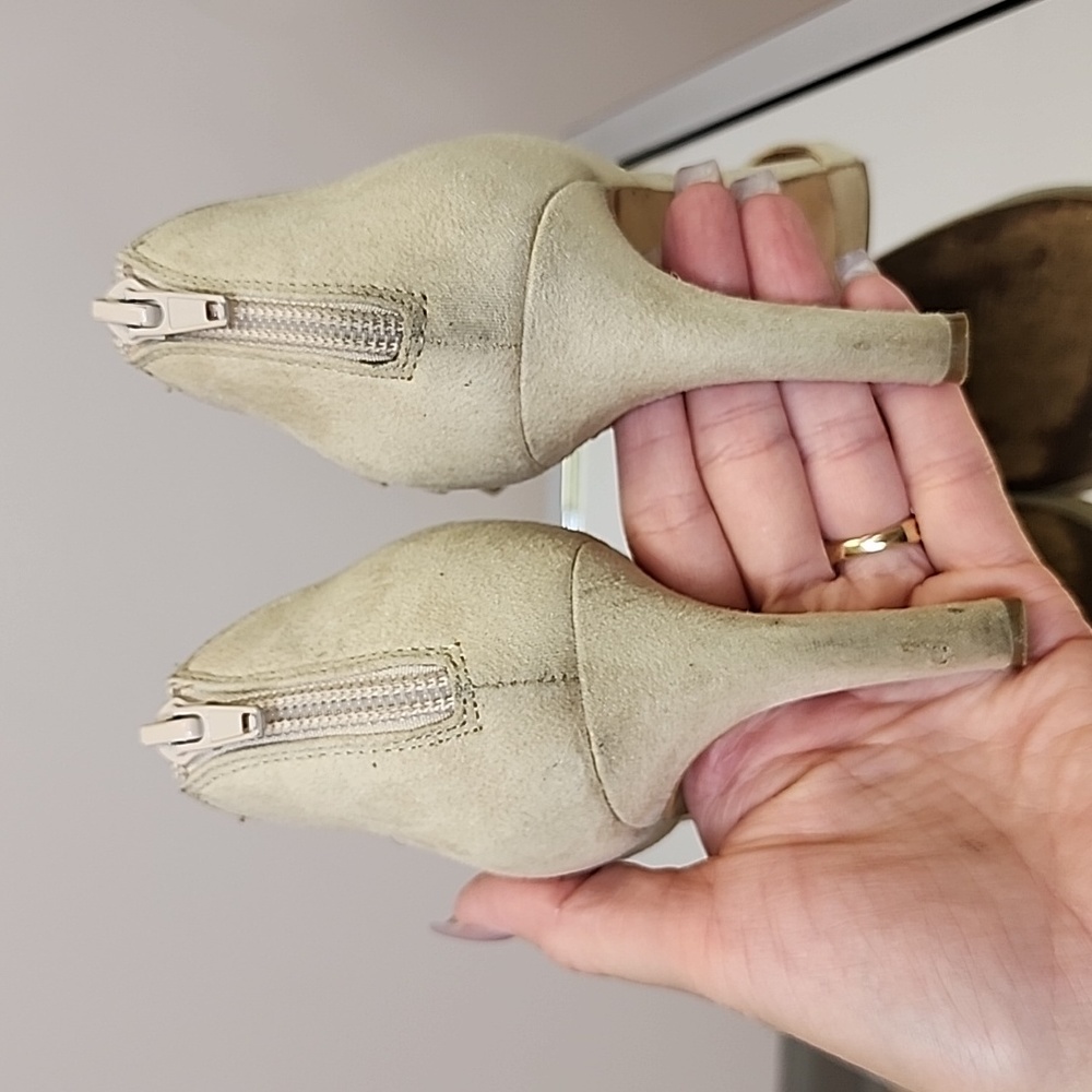 T Strap Heels - Picture 5 of 11
